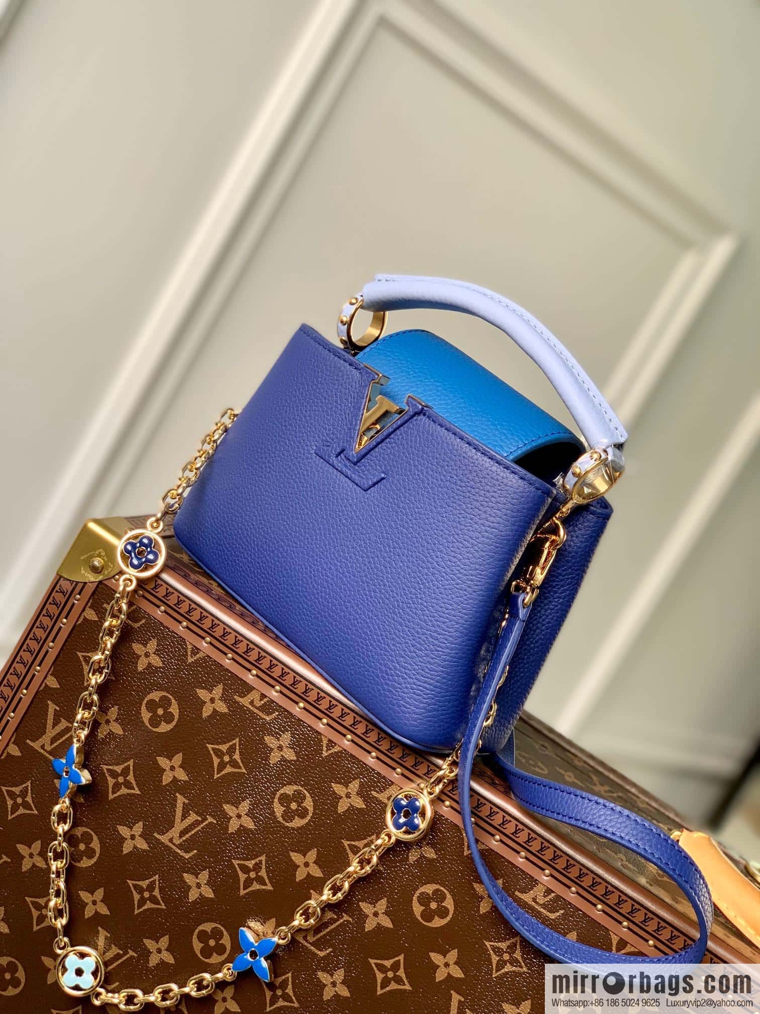 [Exclusive real shot M20844 blue/mini] Capucines mini handbag