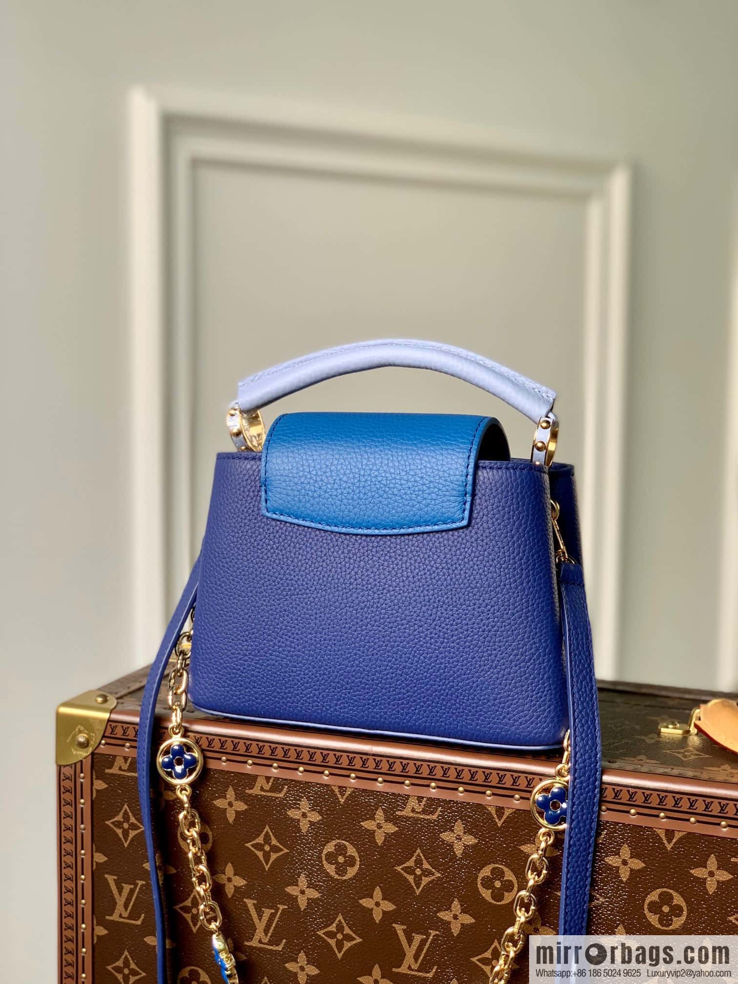 [Exclusive real shot M20844 blue/mini] Capucines mini handbag