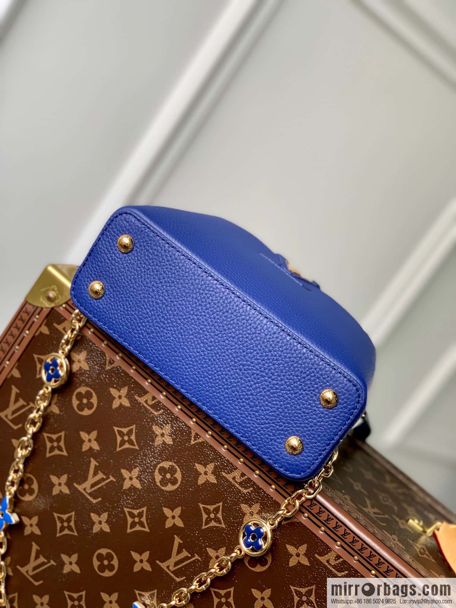 [Exclusive real shot M20844 blue/mini] Capucines mini handbag