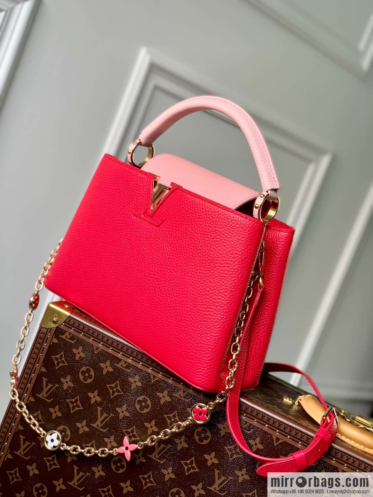 M20845 CAPUCINES medium handbag