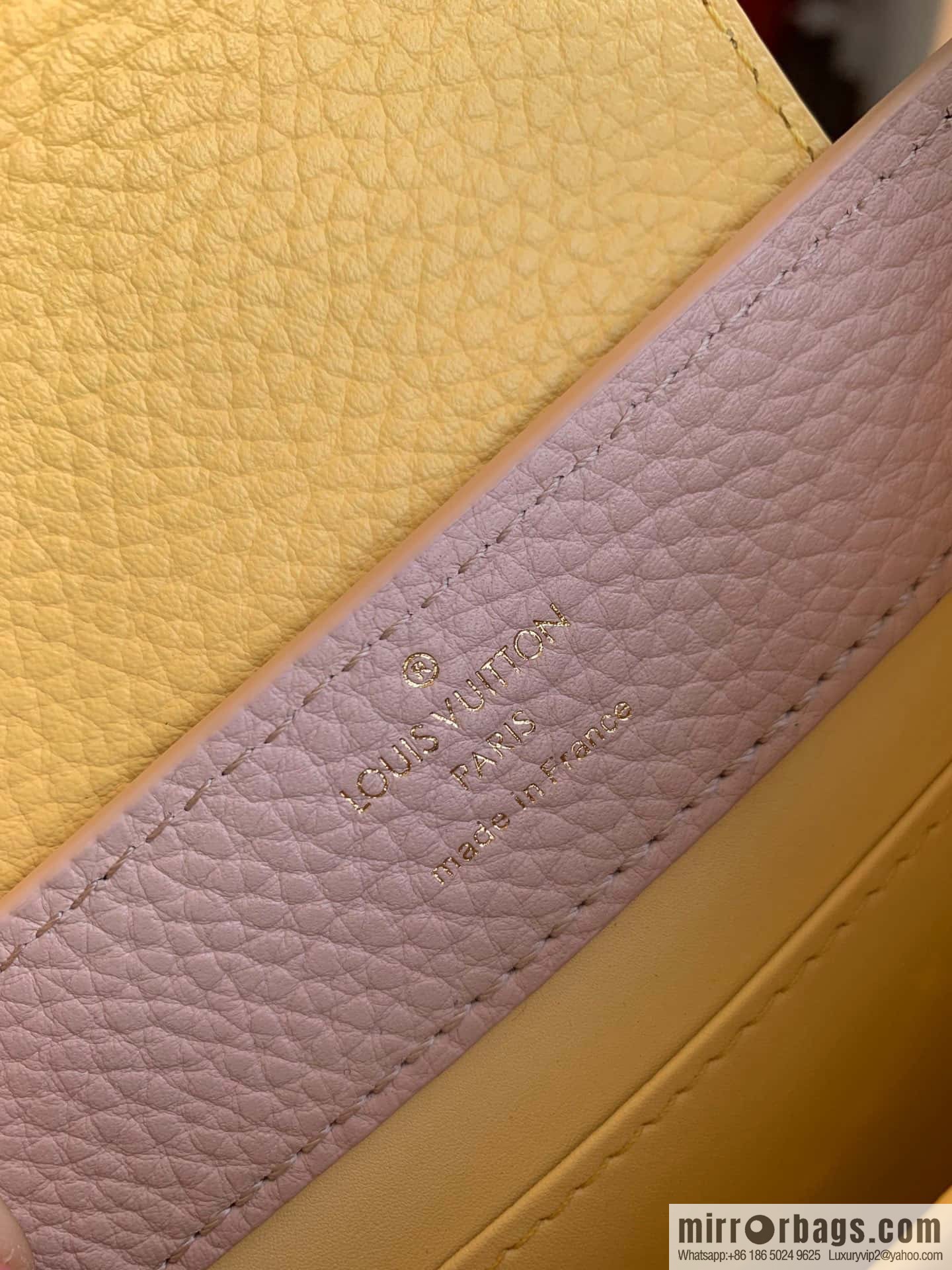 [Exclusive real shot M22375 apricot bag mini] This Capucines mini handbag
