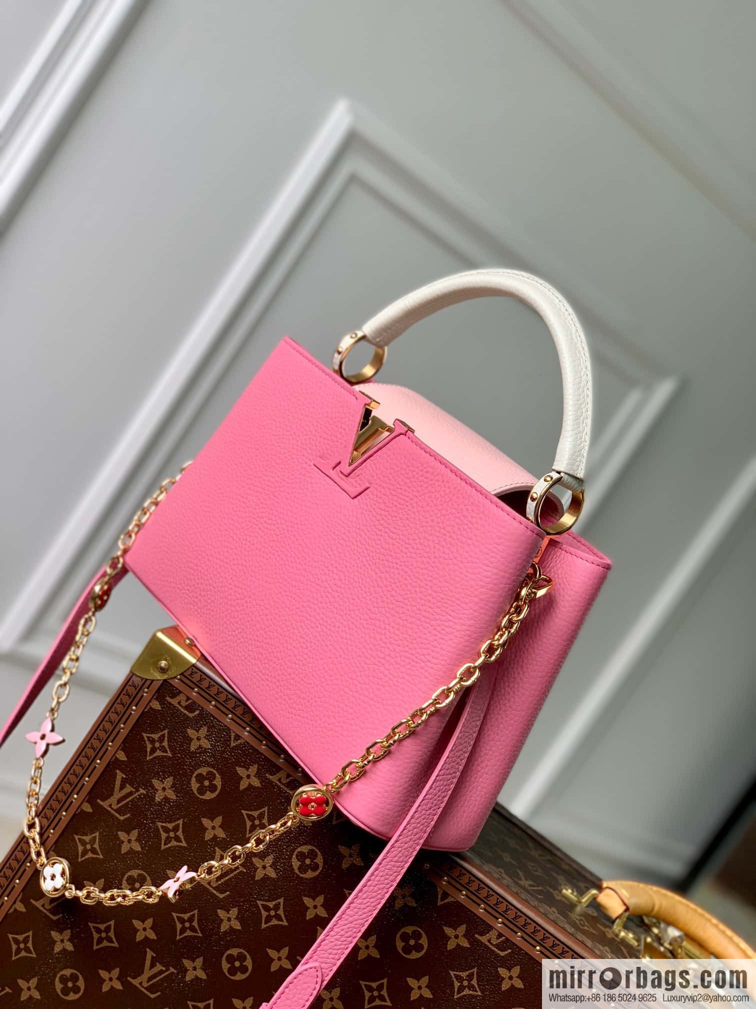 M22375 pink Capucines medium handbag