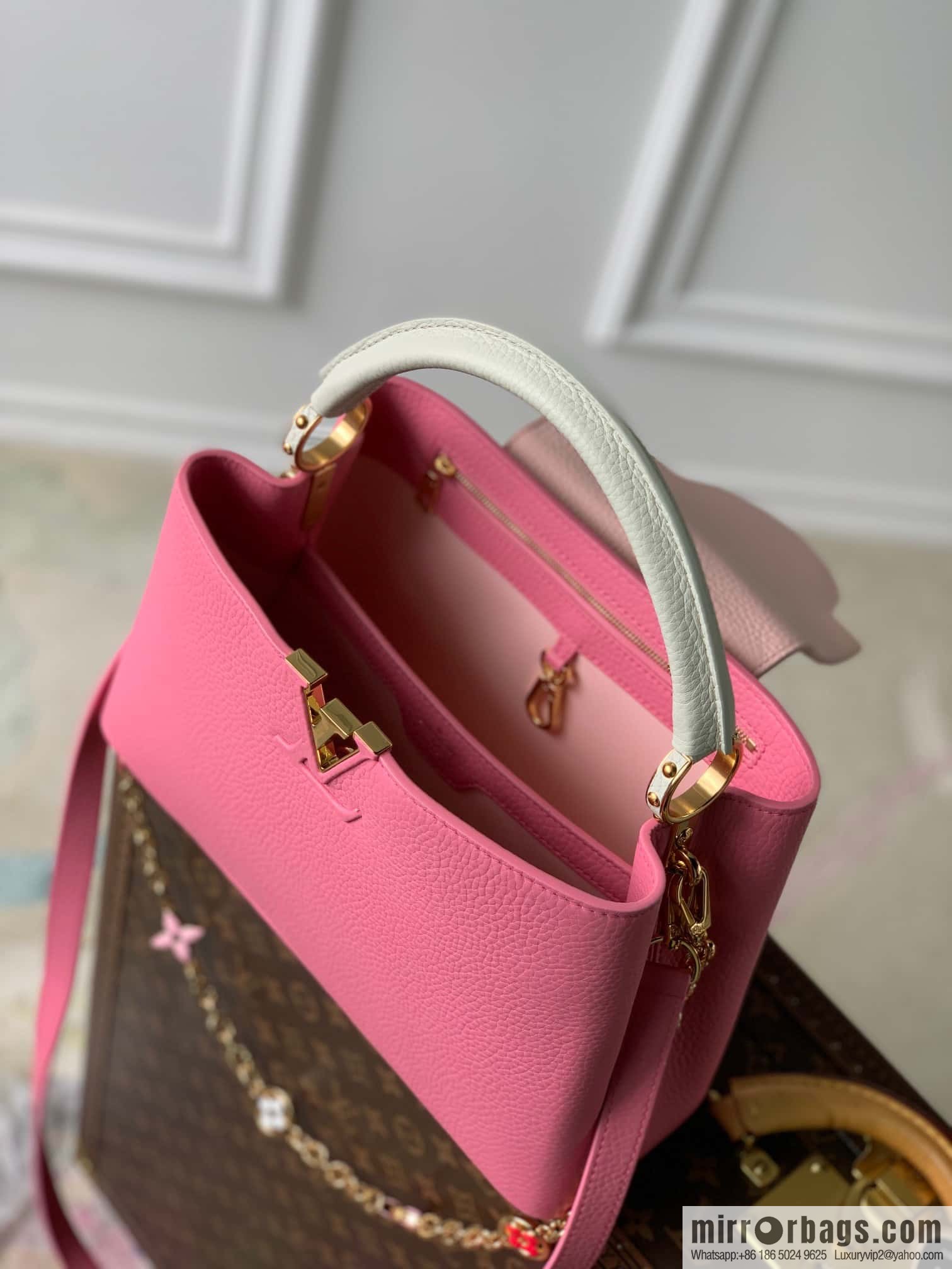 M22375 pink Capucines medium handbag