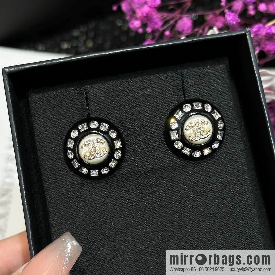☀️New ☑️ chanel c1 double c round stud earrings ☀️
