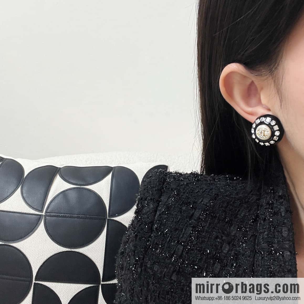 ☀️New ☑️ chanel c1 double c round stud earrings ☀️