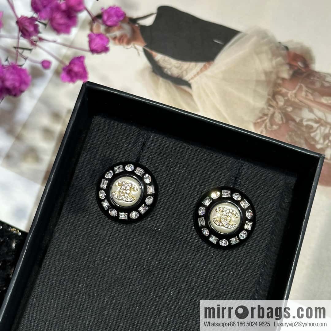 ☀️New ☑️ chanel c1 double c round stud earrings ☀️