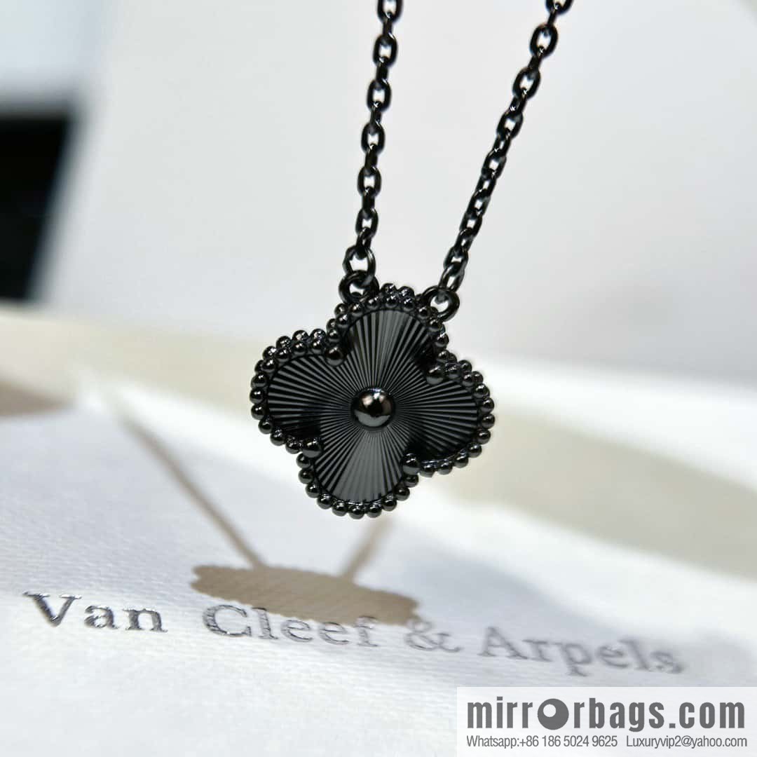 ☀️Van Cleef & Arpels Laser Gun Black Clover Necklace ☀