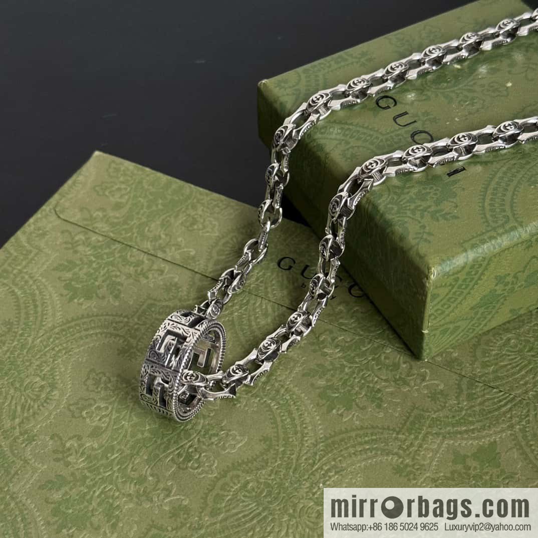 ☀New Gucci Gucci Double G Ring Necklace ☀