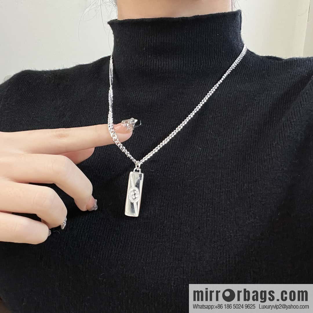 ☀New Gucci Gucci strip necklace ☀