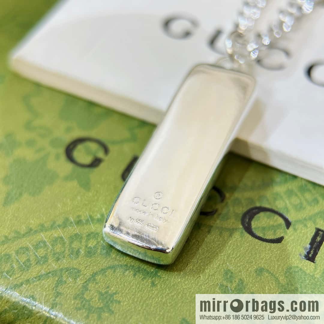 ☀New Gucci Gucci strip necklace ☀