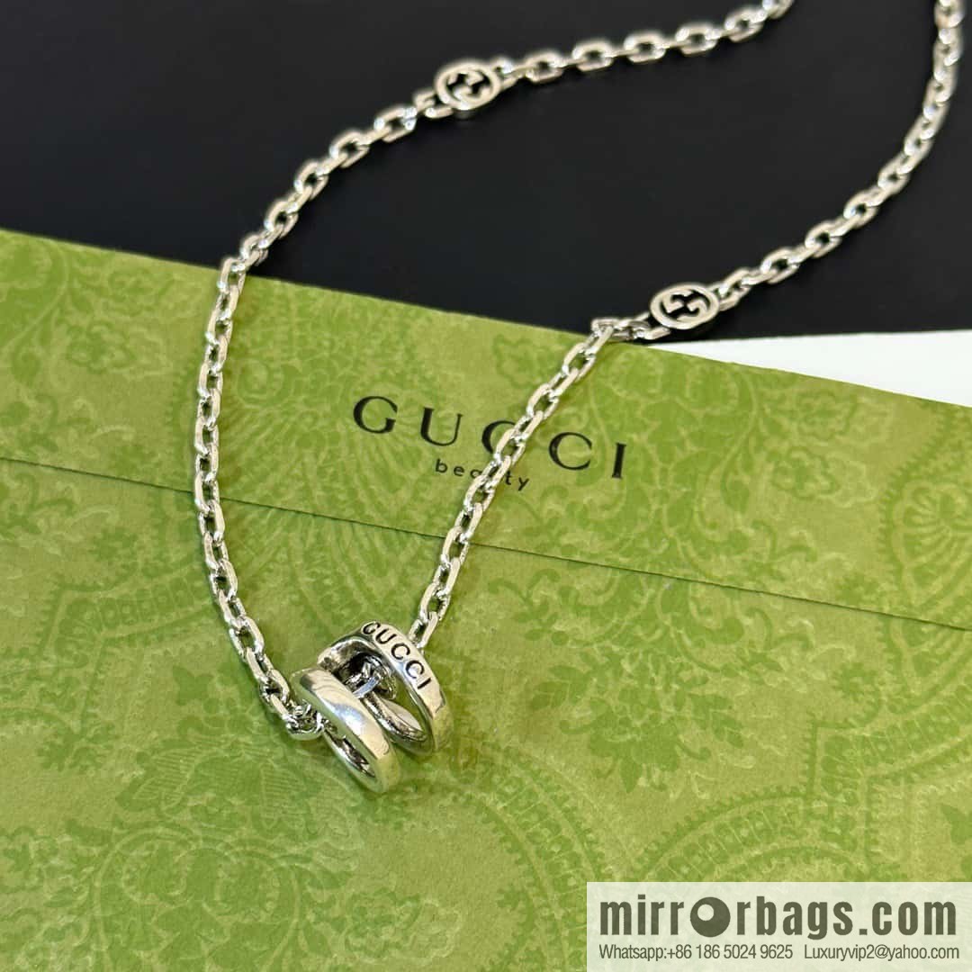 ☀New Gucci Gucci Horseshoe Necklace ☀