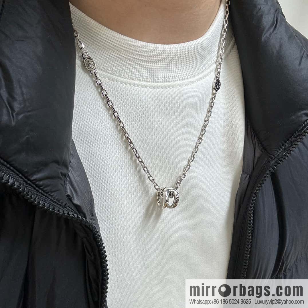 ☀New Gucci Gucci Horseshoe Necklace ☀