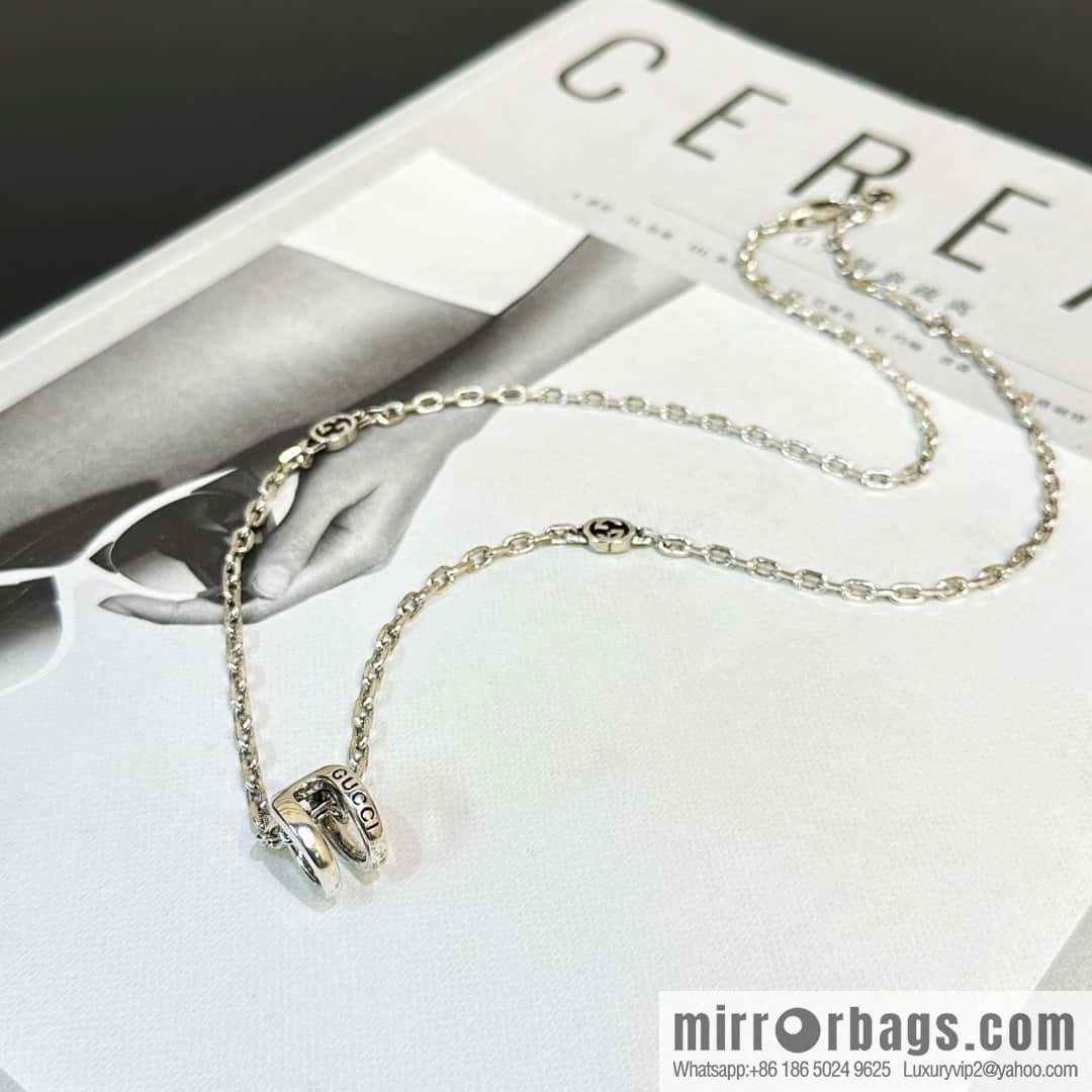 ☀New Gucci Gucci Horseshoe Necklace ☀