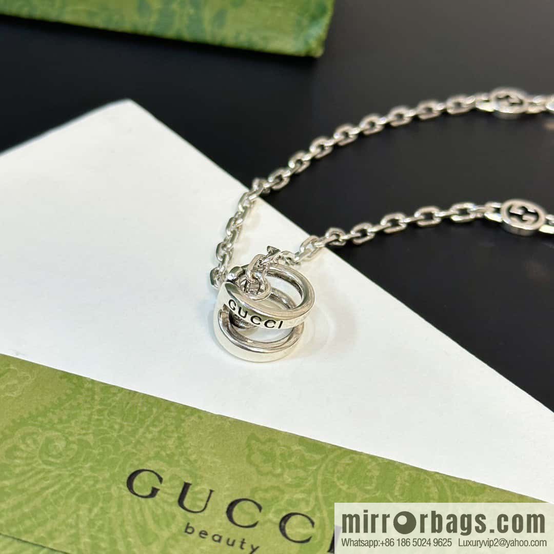 ☀New Gucci Gucci Horseshoe Necklace ☀