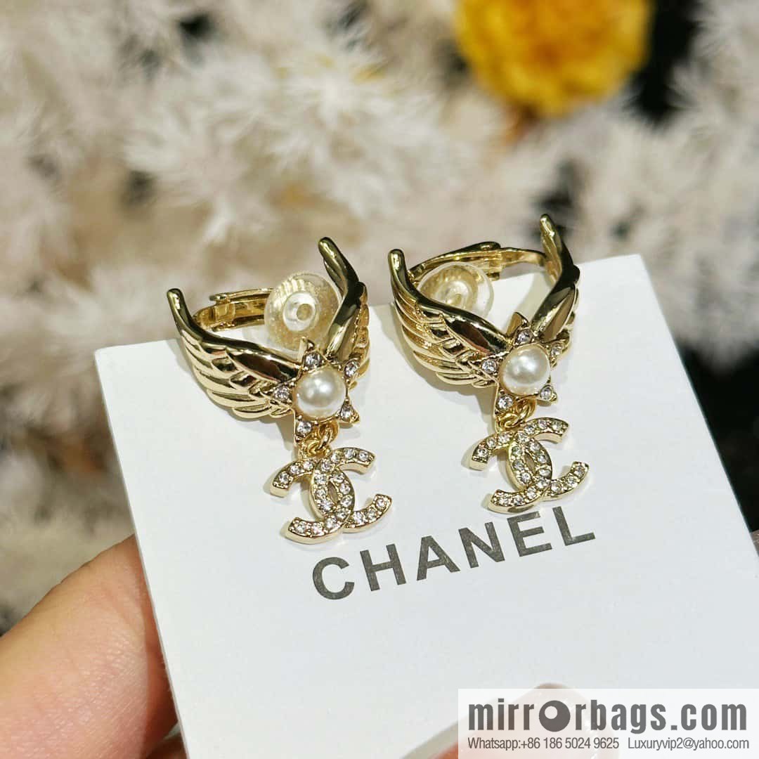 ☀️New ☑️ Chanel C2 double C angel wing earrings ☀️