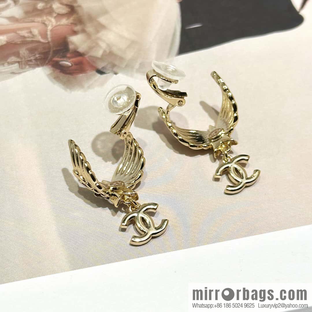 ☀️New ☑️ Chanel C2 double C angel wing earrings ☀️