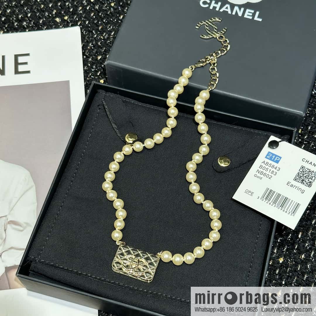 ☀️New ☑️ Chanel pearl bag 👜 necklace ☀️