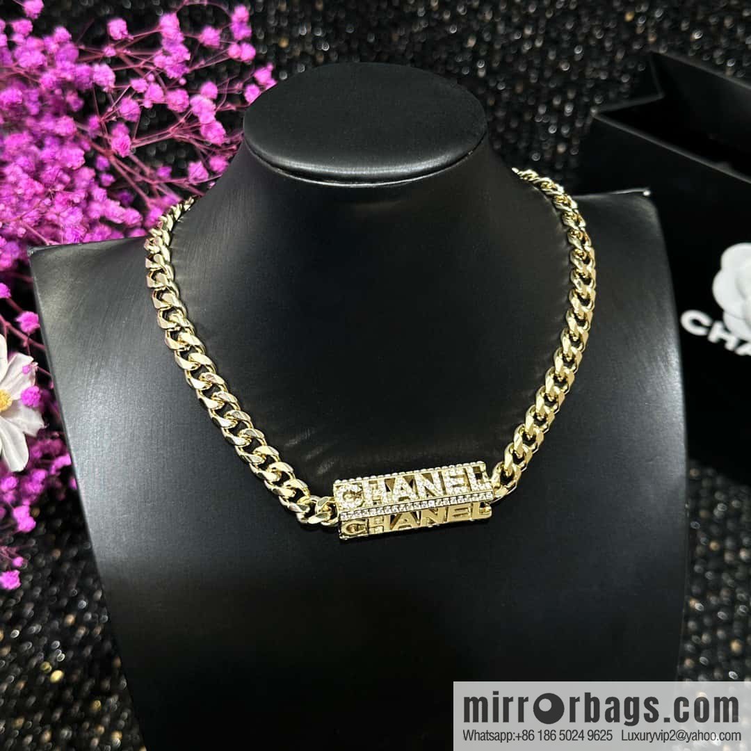 ☀️New ☑️ Chanel full diamond hollow letter necklace ☀️