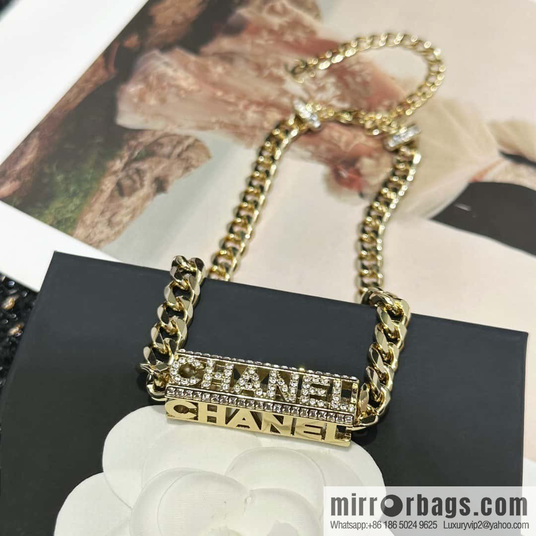 ☀️New ☑️ Chanel full diamond hollow letter necklace ☀️