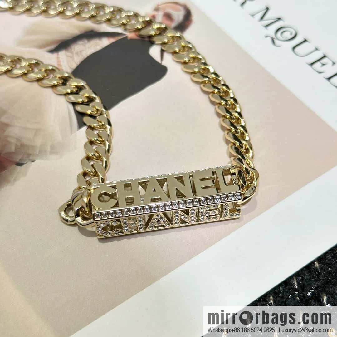☀️New ☑️ Chanel full diamond hollow letter necklace ☀️