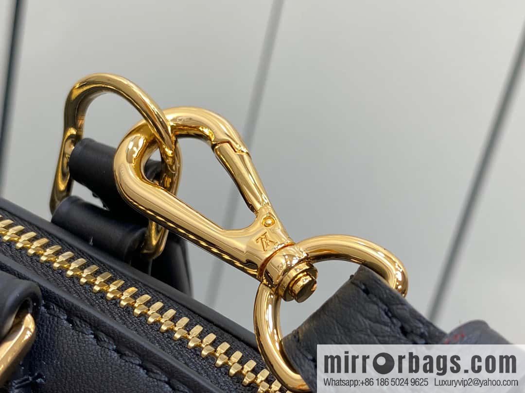 [Original order boutique] M22914 black full leather portable women's bag series Lock It MM handbag M22914 22925 22927 23061 Ays Lock It MM bag