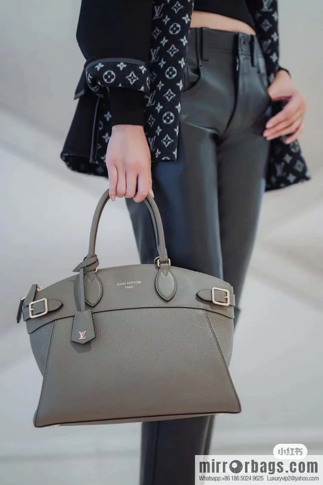 [Original order boutique] M22914 black full leather portable women's bag series Lock It MM handbag M22914 22925 22927 23061 Ays Lock It MM bag