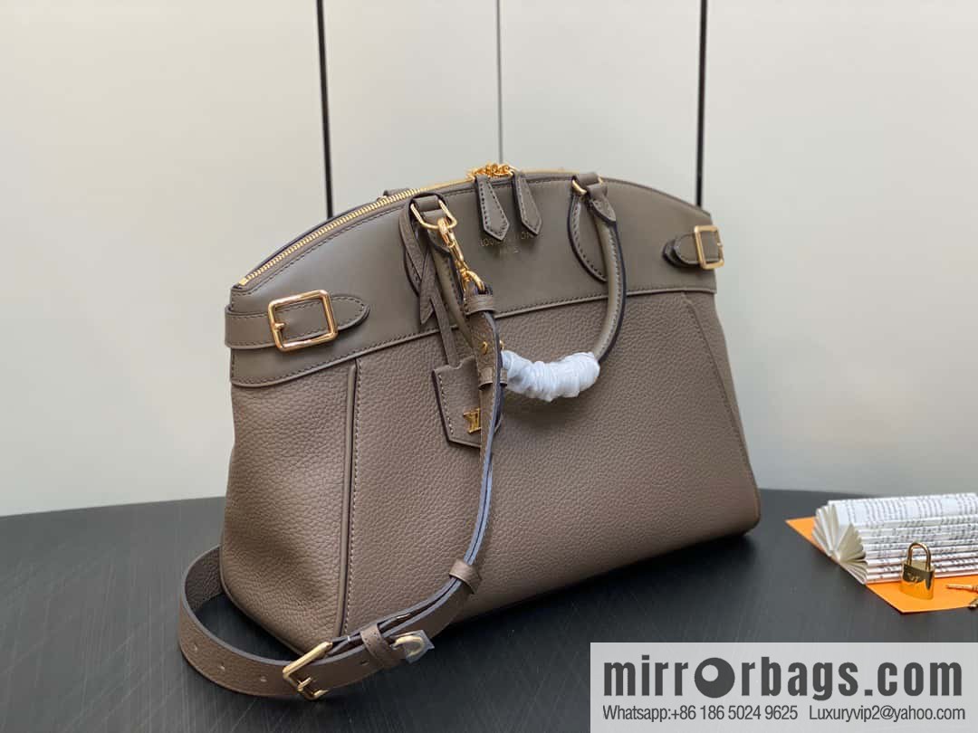 [Original order boutique] M22914 black full leather portable women's bag series Lock It MM handbag M22914 22925 22927 23061 Ays Lock It MM bag