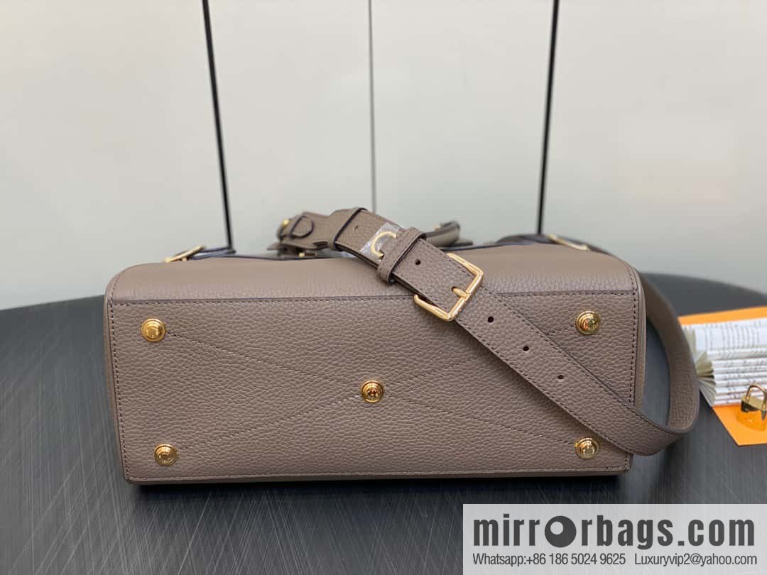 [Original order boutique] M22914 black full leather portable women's bag series Lock It MM handbag M22914 22925 22927 23061 Ays Lock It MM bag