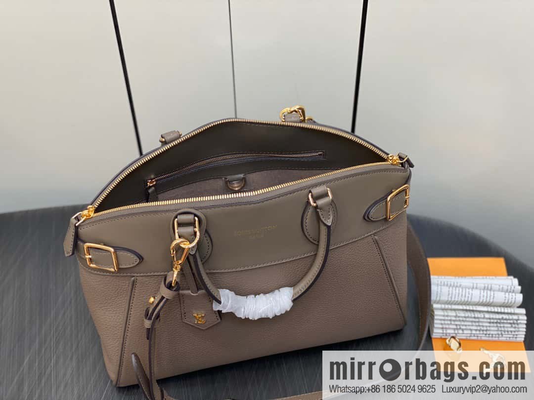 [Original order boutique] M22914 black full leather portable women's bag series Lock It MM handbag M22914 22925 22927 23061 Ays Lock It MM bag