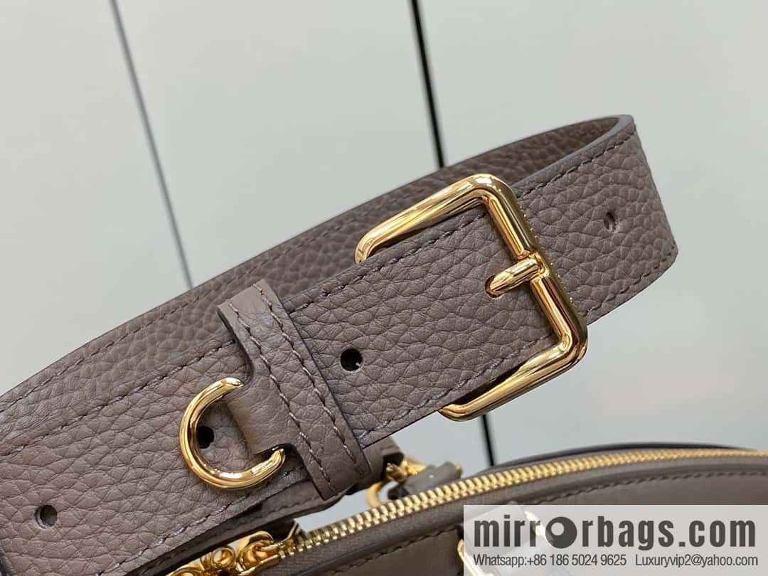 [Original order boutique] M22914 black full leather portable women's bag series Lock It MM handbag M22914 22925 22927 23061 Ays Lock It MM bag