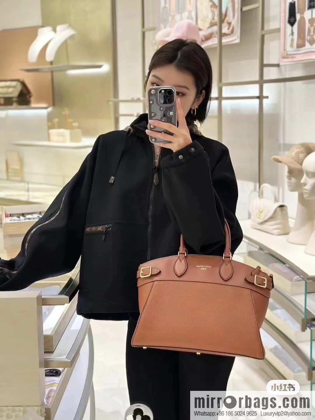 [Original order boutique] M22914 black full leather portable women's bag series Lock It MM handbag M22914 22925 22927 23061 Ays Lock It MM bag