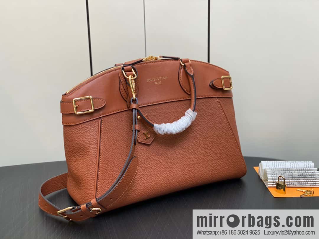 [Original order boutique] M22914 black full leather portable women's bag series Lock It MM handbag M22914 22925 22927 23061 Ays Lock It MM bag