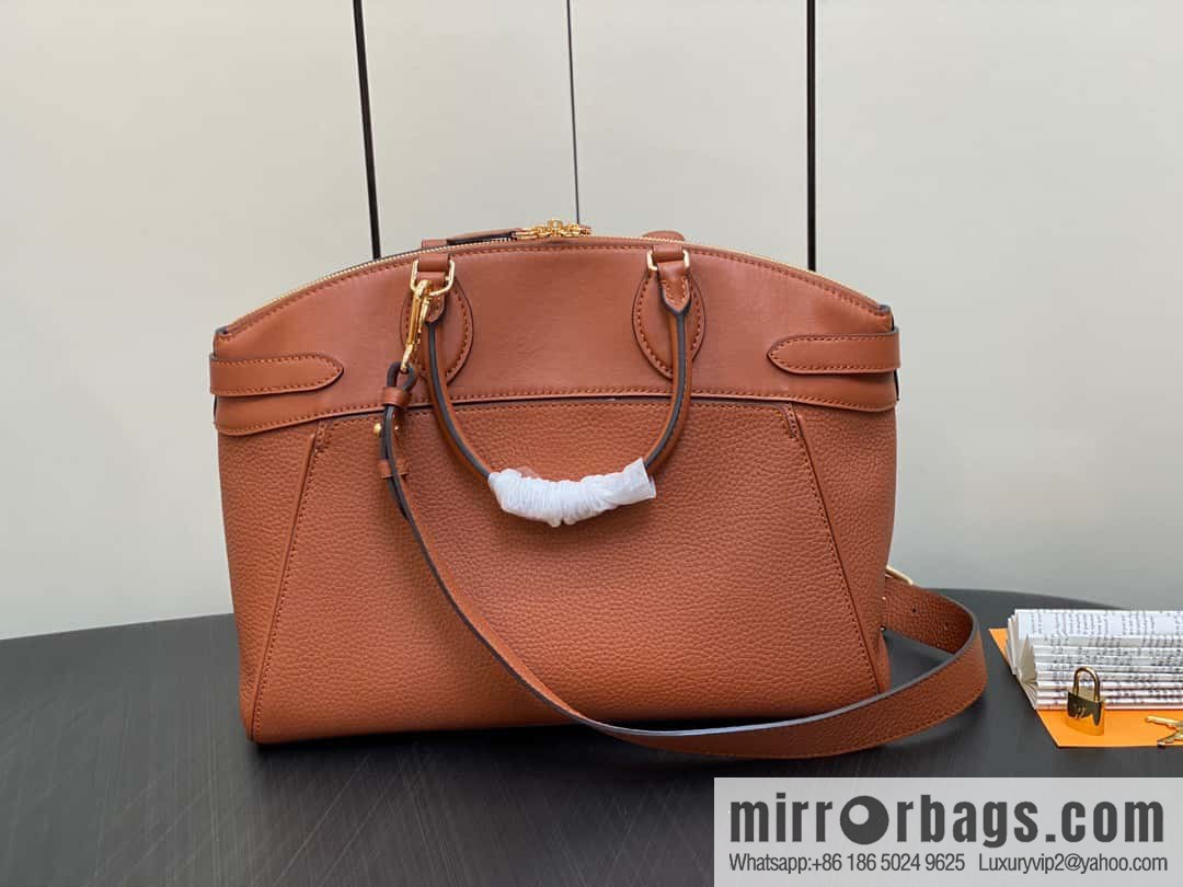 [Original order boutique] M22914 black full leather portable women's bag series Lock It MM handbag M22914 22925 22927 23061 Ays Lock It MM bag