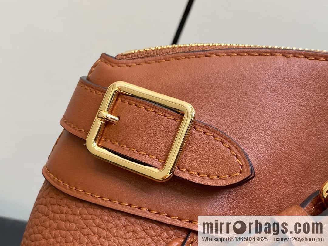 [Original order boutique] M22914 black full leather portable women's bag series Lock It MM handbag M22914 22925 22927 23061 Ays Lock It MM bag