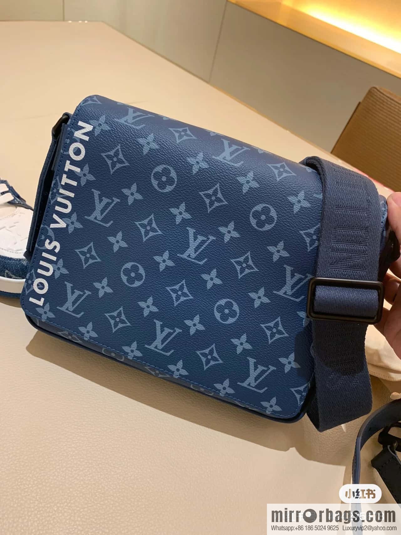 [Original order boutique] M23785 blue silk screen, men's bag messenger bag series District PM messenger bag