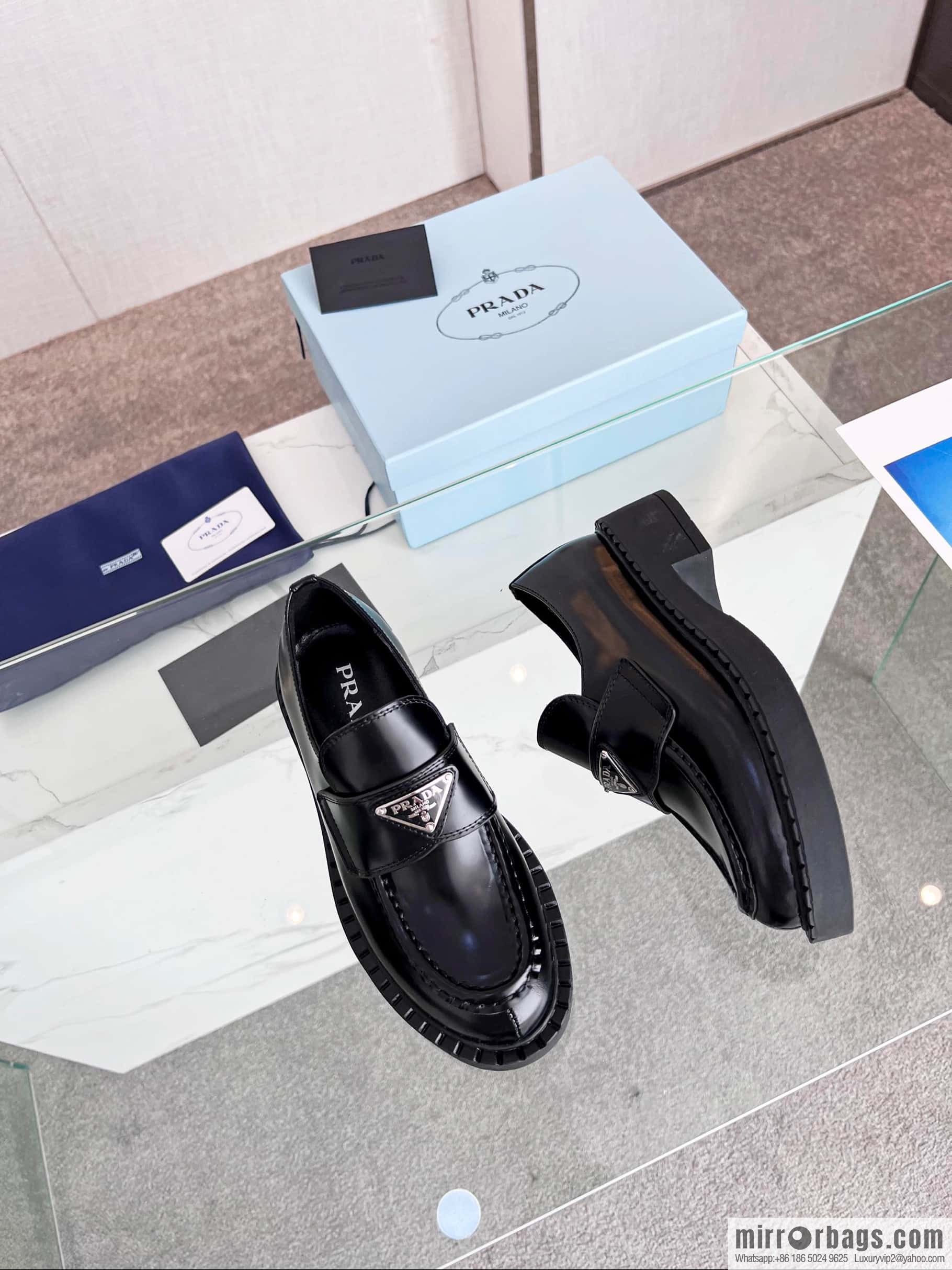 🐰🐰PRADA ² ² ² 3 Prada spring and summer new products Qiao Xin, Cheng Xiao, Liu Lingzi same round head triangular buckle (Mary Jane single shoes) loafers