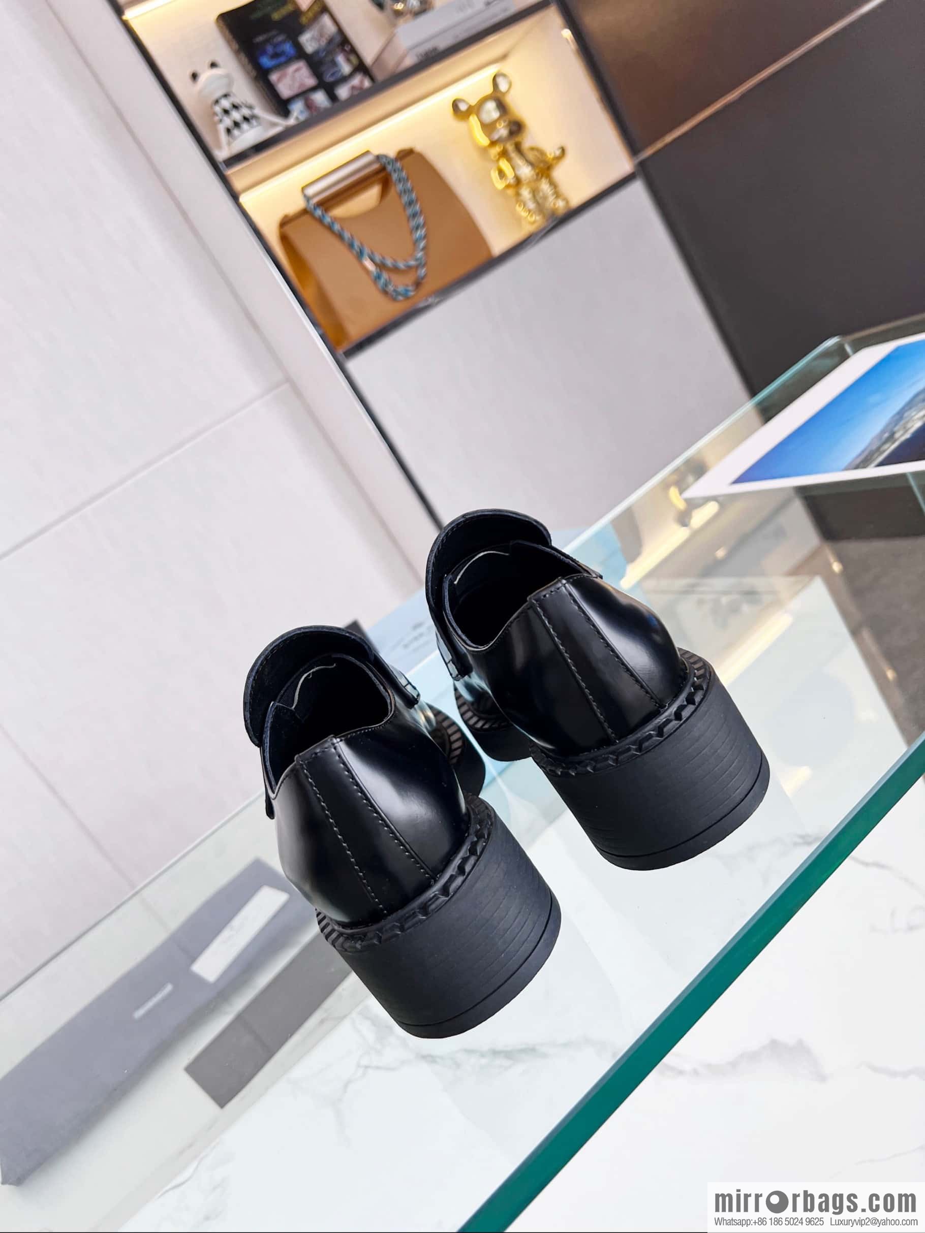 🐰🐰PRADA ² ² ² 3 Prada spring and summer new products Qiao Xin, Cheng Xiao, Liu Lingzi same round head triangular buckle (Mary Jane single shoes) loafers