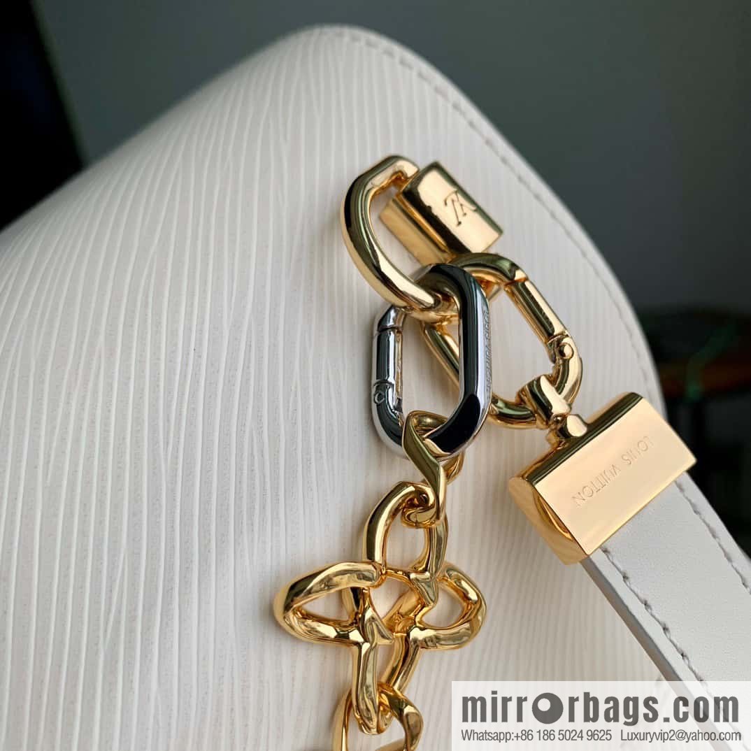 M22774 TWIST medium handbag