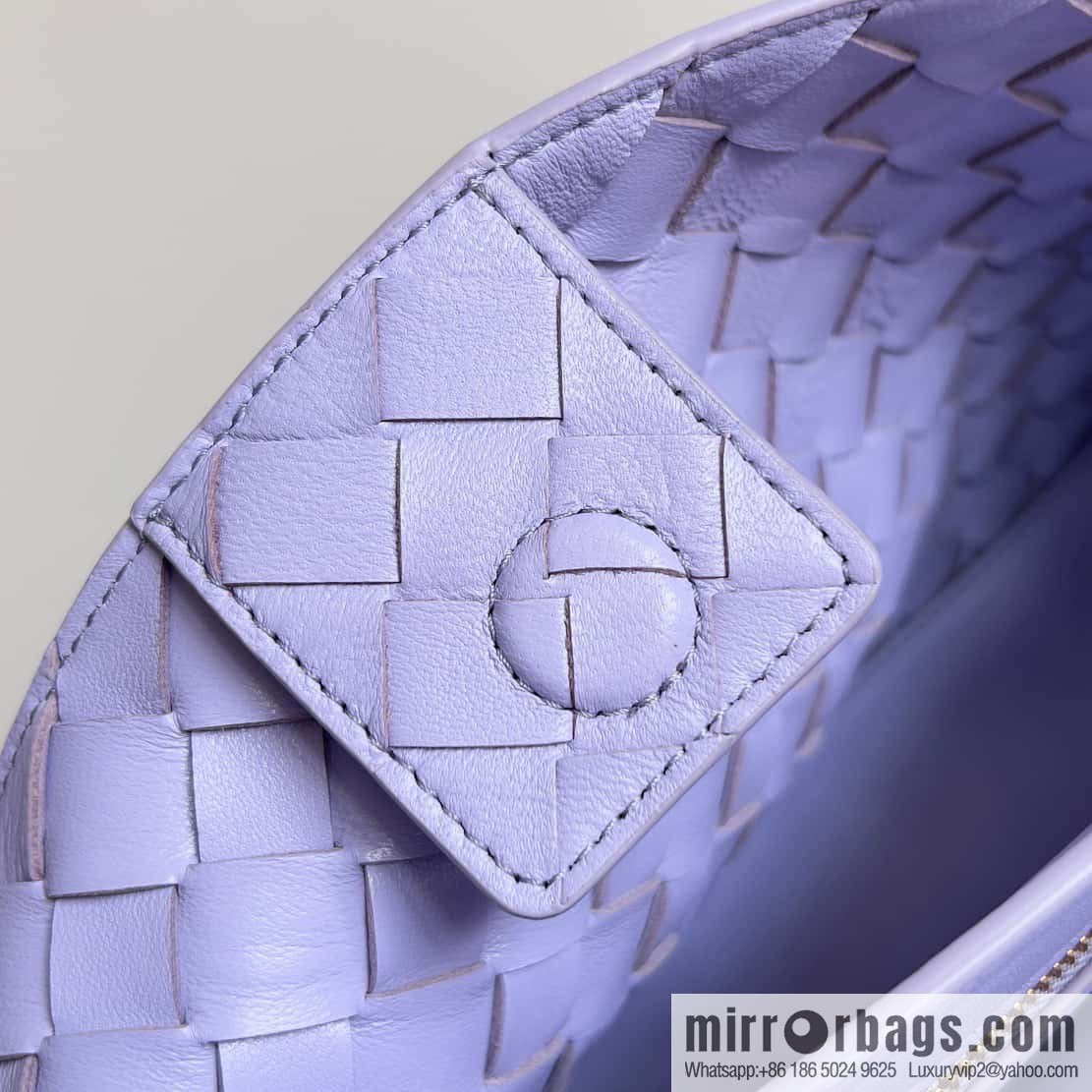 Bottega Veneta's new horizontal Andiamond handbag, model number: 754990 crystal purple.