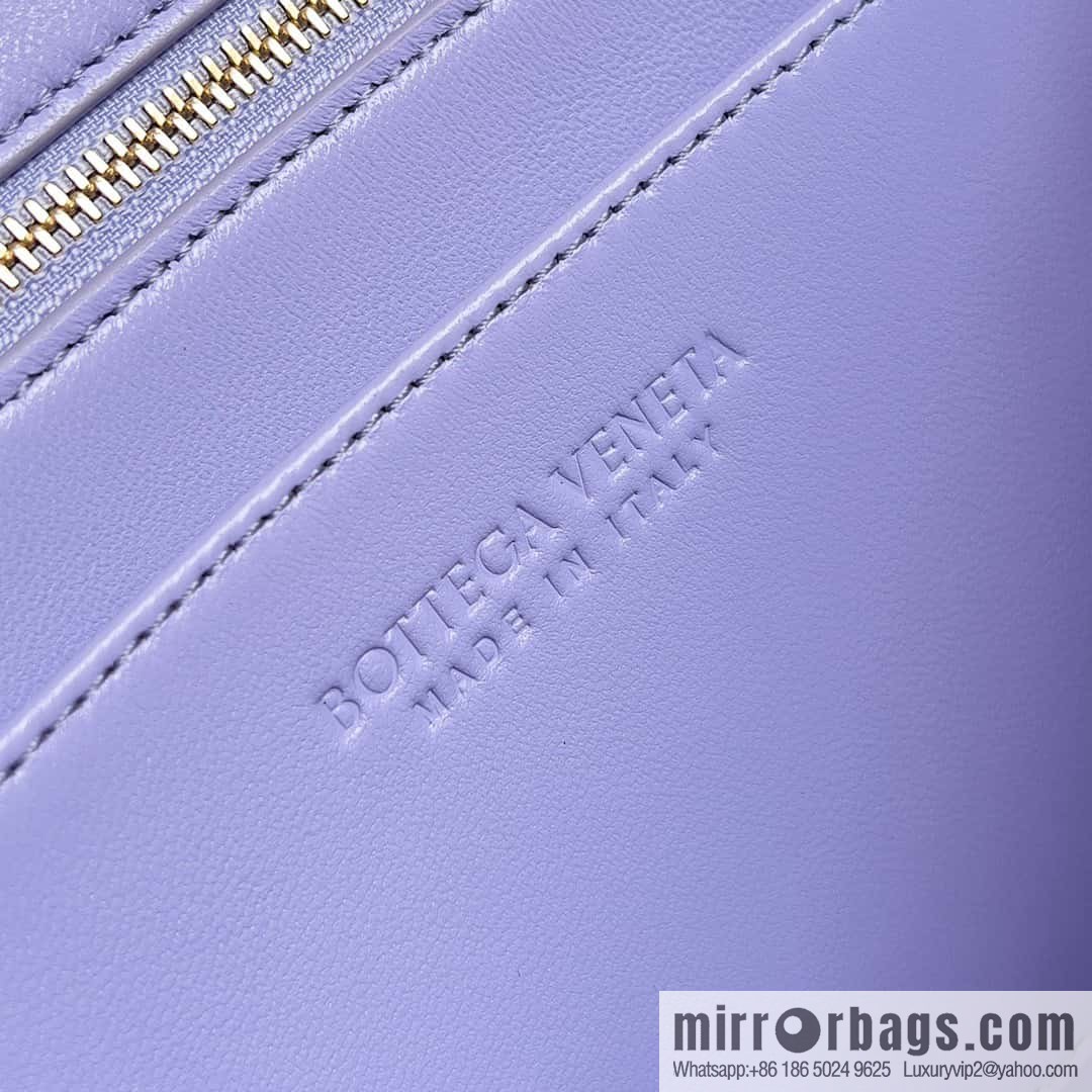 Bottega Veneta's new horizontal Andiamond handbag, model number: 754990 crystal purple.