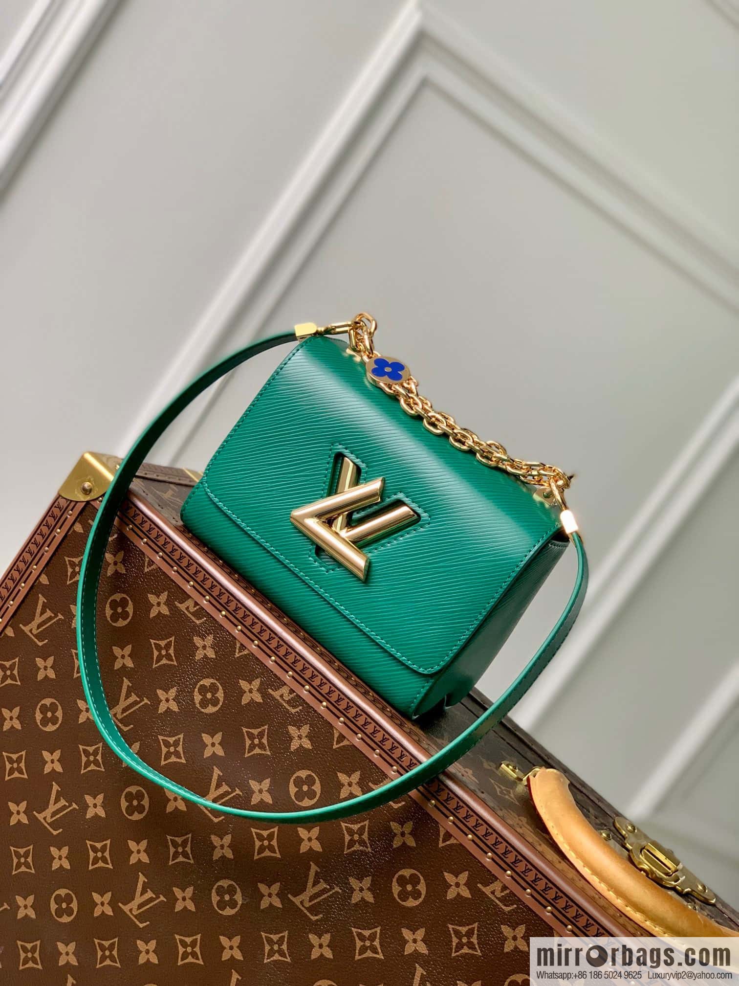M21649 (50332 Green Jewelry) Twist Small Handbag M21649 TWIST Small Handbag