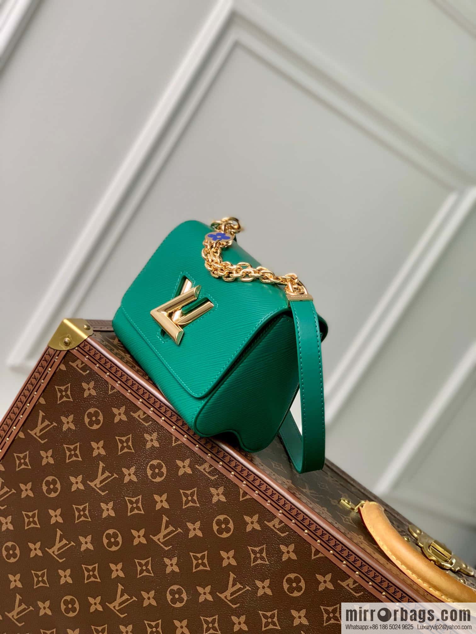 M21649 (50332 Green Jewelry) Twist Small Handbag M21649 TWIST Small Handbag