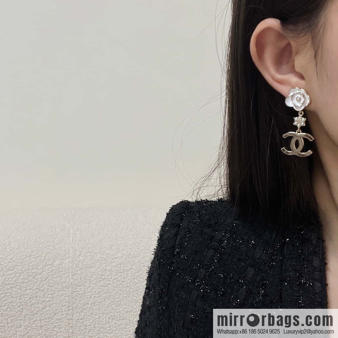 ☀️Original ☀️ new ☑️ Chanel c3 double c camellia earrings ☀️
