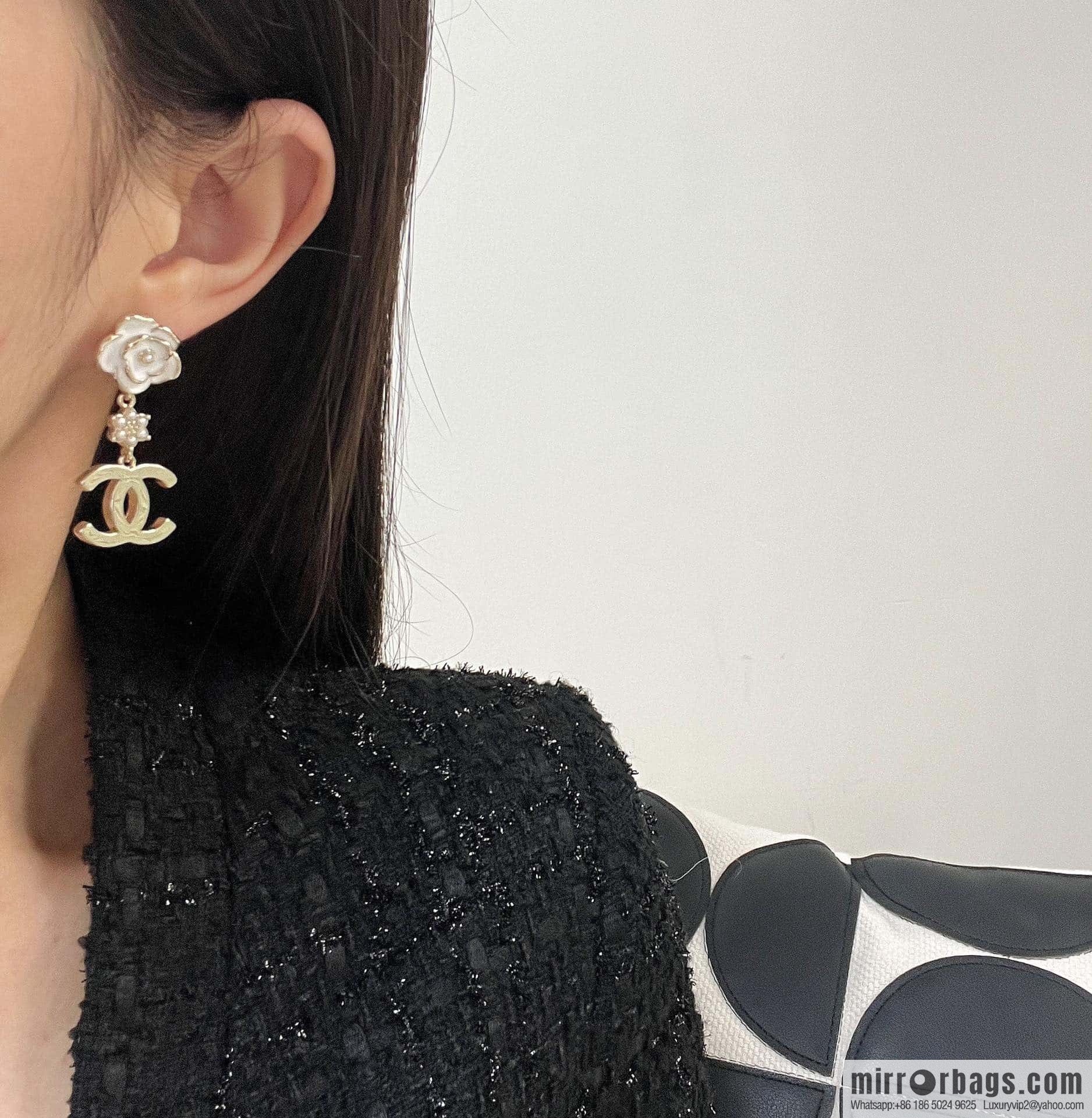 ☀️Original ☀️ new ☑️ Chanel c3 double c camellia earrings ☀️
