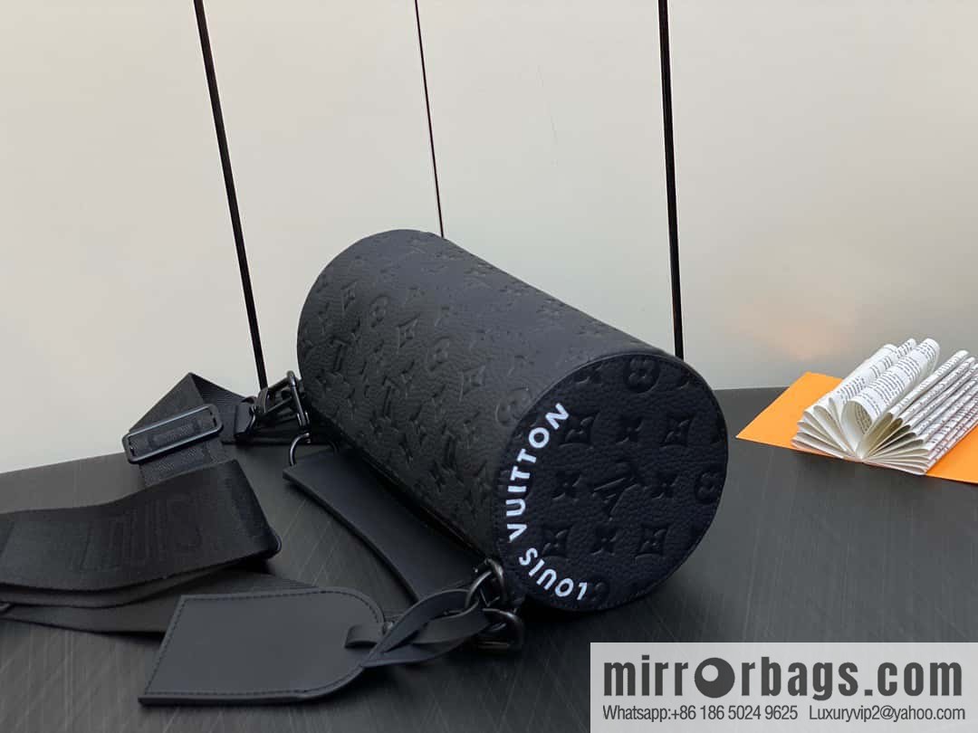 [Original single boutique] M46796 full leather black cylinder bag men's bag series Soft Polochon small handbag