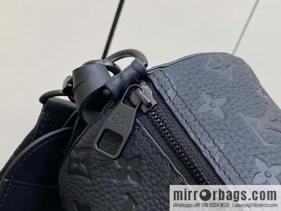 [Original single boutique] M46796 full leather black cylinder bag men's bag series Soft Polochon small handbag