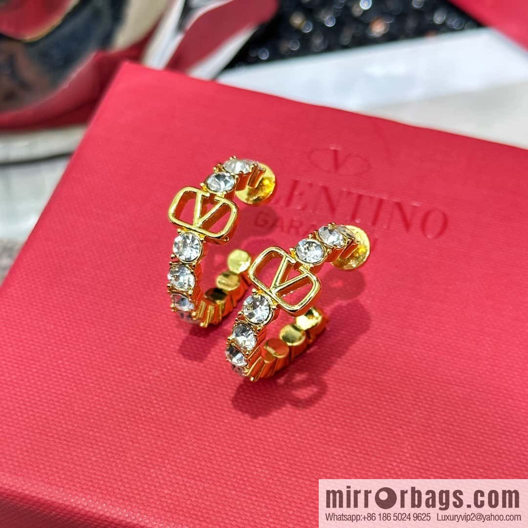 ❗️New ❗️ New ☑️ Valentino semi-round gold full diamond stud earrings