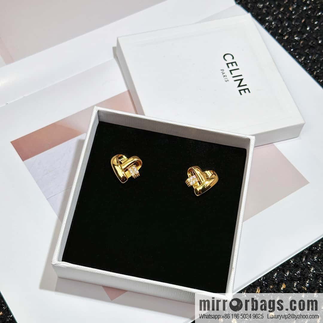 ☀️New ☑️ Celine heart love stud earrings ☀️