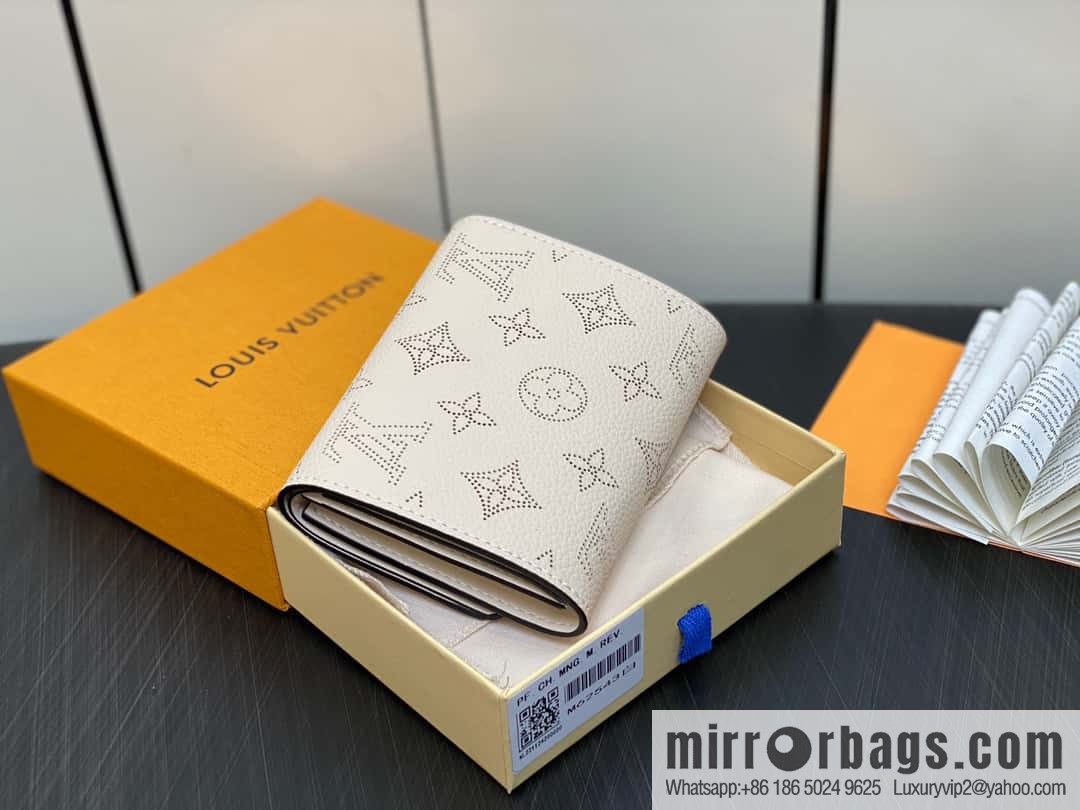 [Original single boutique] M62542 meters white, full leather flip wallet series IRIS COMPACT wallet