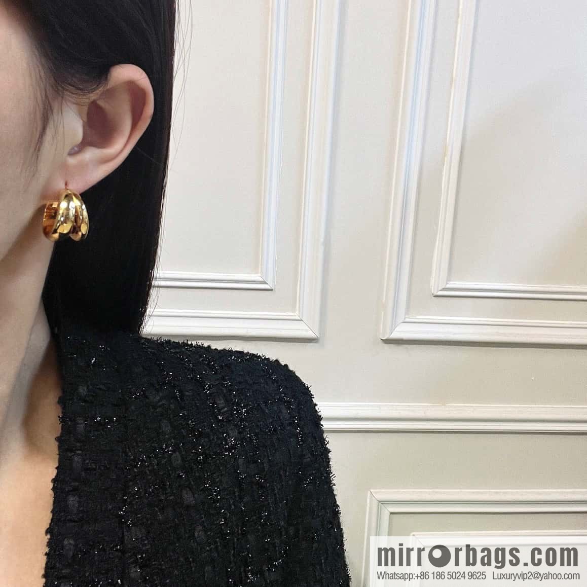 ☀️New ☑️ Celine simple style gold stud earrings ☀️